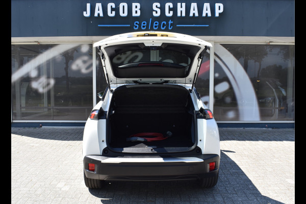 Peugeot e-2008 GT-Line EV 50 kWh / Cruise control / Panoramisch schuifdak / Lane assist