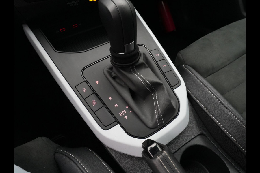 Seat Arona 1.0 TSI 110pk DSG Style Leer Alcantara Carplay Navigatie Camera Parkassist