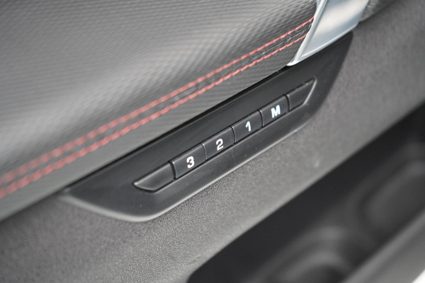 Land Rover Discovery Sport P300e 1.5 309pk R-Dynamic | Leder | Panoramadak | Memory | Premium sound |