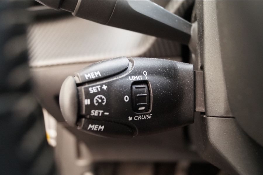 Peugeot 2008 1.5 HDi Blue lease Allure -NAVI-ECC-