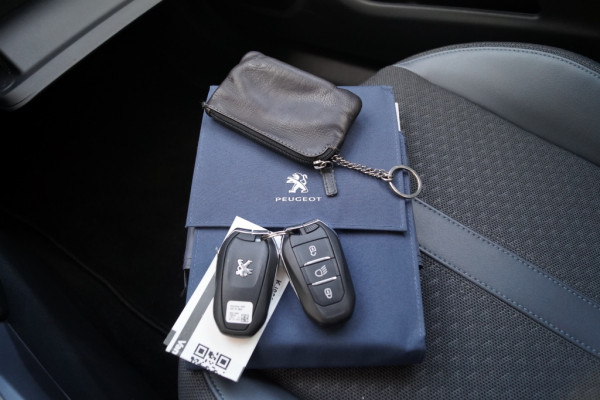 Peugeot 2008 1.5 HDi Blue lease Allure -NAVI-ECC-
