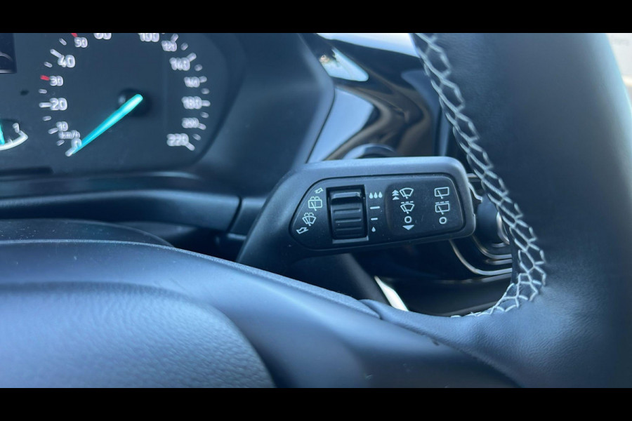 Ford Fiesta 1.0 EcoBoost Hybrid Titanium | Winter Pack | Navigatie | Camera