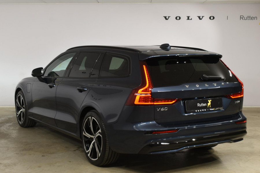 Volvo V60 T6 350PK Automaat Plug-in hybrid AWD Plus Dark / Panoramadak / 360 camera / Donker getint glas / 19'' velgen / Harman Kardon