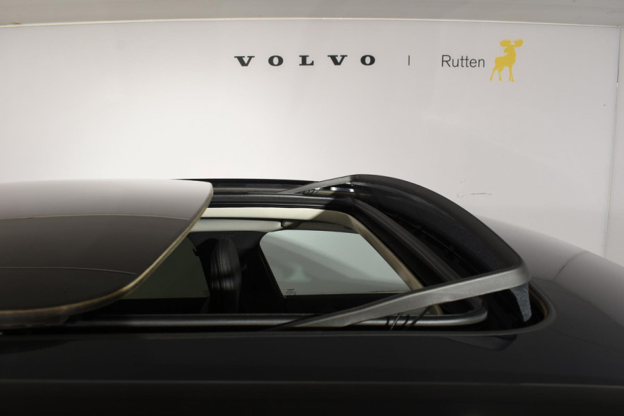 Volvo V60 T6 350PK Automaat Plug-in hybrid AWD Plus Dark / Panoramadak / 360 camera / Donker getint glas / 19'' velgen / Harman Kardon
