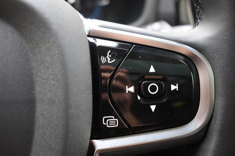 Volvo V60 T6 350PK Automaat Plug-in hybrid AWD Plus Dark / Panoramadak / 360 camera / Donker getint glas / 19'' velgen / Harman Kardon