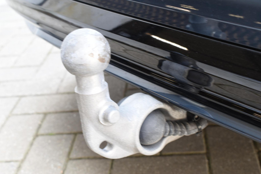 Volvo V60 T6 350PK Automaat Plug-in hybrid AWD Plus Dark / Panoramadak / 360 camera / Donker getint glas / 19'' velgen / Harman Kardon