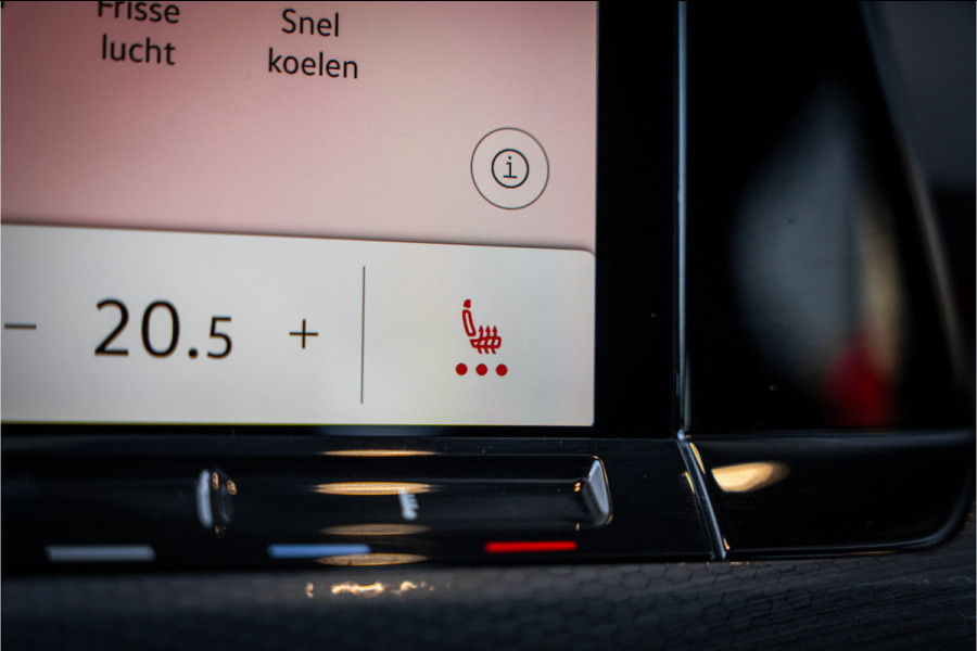 Volkswagen Golf 8 2.0 TSI GTI - Panorama | ACC | Sfeerverlichting | Carplay