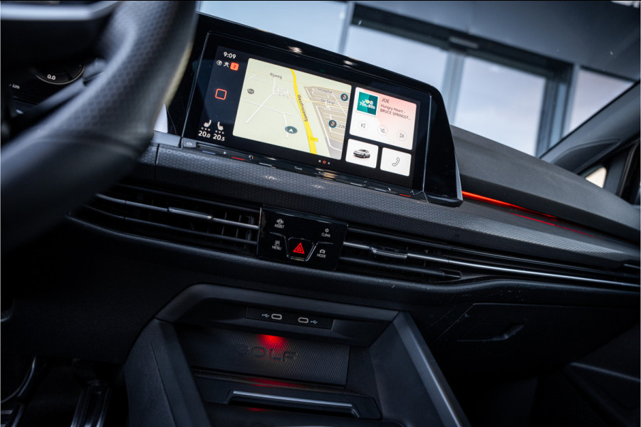 Volkswagen Golf 8 2.0 TSI GTI - Panorama | ACC | Sfeerverlichting | Carplay