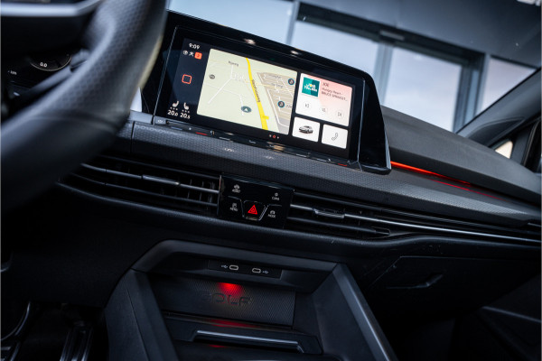 Volkswagen Golf 8 2.0 TSI GTI - Panorama | ACC | Sfeerverlichting | Carplay