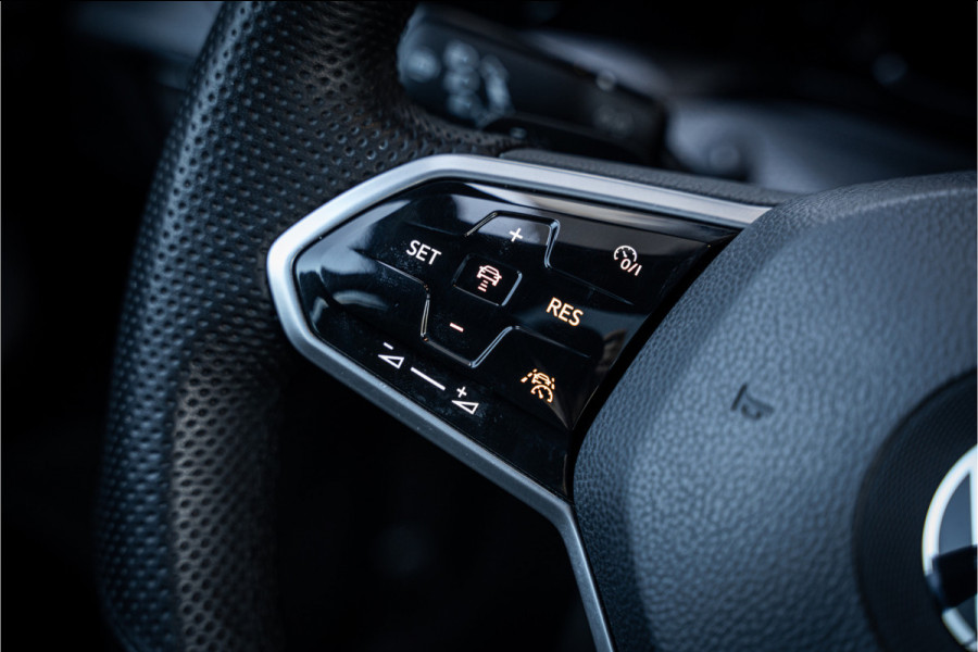 Volkswagen Golf 8 2.0 TSI GTI - Panorama | ACC | Sfeerverlichting | Carplay