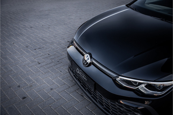 Volkswagen Golf 8 2.0 TSI GTI - Panorama | ACC | Sfeerverlichting | Carplay
