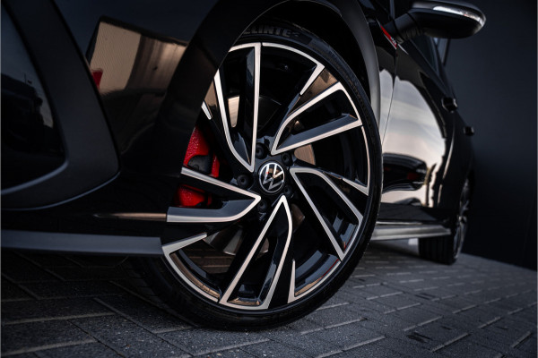 Volkswagen Golf 8 2.0 TSI GTI - Panorama | ACC | Sfeerverlichting | Carplay
