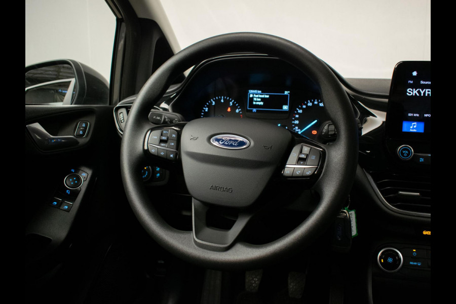 Ford Fiesta 1.1 Sport (APPLE CARPLAY,NAVI,CRUISE,PDC,LED,LANE ASSIST,NIEUWE APK,NETTE STAAT)
