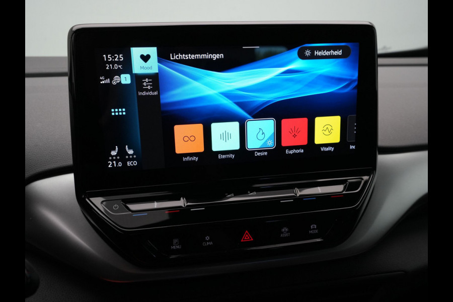 Volkswagen ID.4 First 77 kWh 204pk Navigatie Trekhaak Warmtepomp Stuurverwarming 144