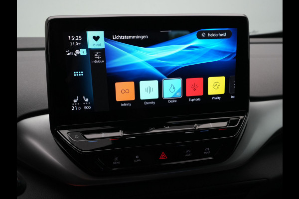 Volkswagen ID.4 First 77 kWh 204pk Navigatie Trekhaak Warmtepomp Stuurverwarming 144