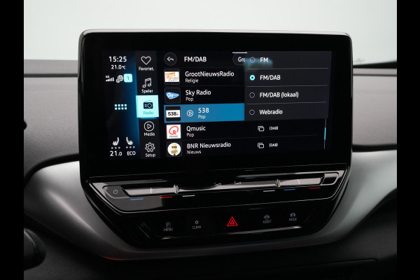 Volkswagen ID.4 First 77 kWh 204pk Navigatie Trekhaak Warmtepomp Stuurverwarming 144