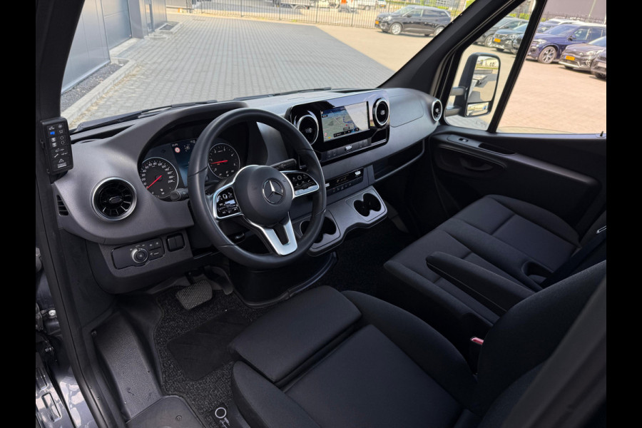 Mercedes-Benz Sprinter 519CDI V6 | 190PK | Luchtvering | Tijhof | 29.543KM NAP | 1e Eigenaar | Autotransporter | Oprijwagen | 2022.