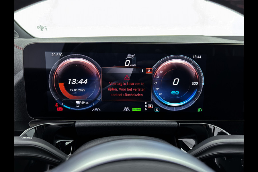 Mercedes-Benz EQA 250 Business Solution AMG 67 kWh | MBUX wide screen | Navigatie | 5 spaaks lichtmetalen velgen | Parking support | Camera | Inclusief 24 maanden MB Certified garantie voor Europa.