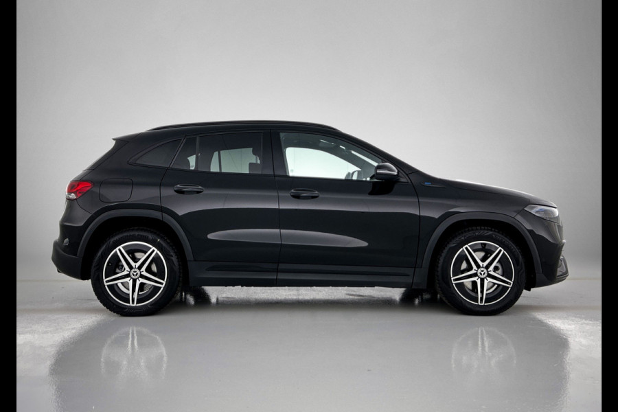 Mercedes-Benz EQA 250 Business Solution AMG 67 kWh | MBUX wide screen | Navigatie | 5 spaaks lichtmetalen velgen | Parking support | Camera | Inclusief 24 maanden MB Certified garantie voor Europa.