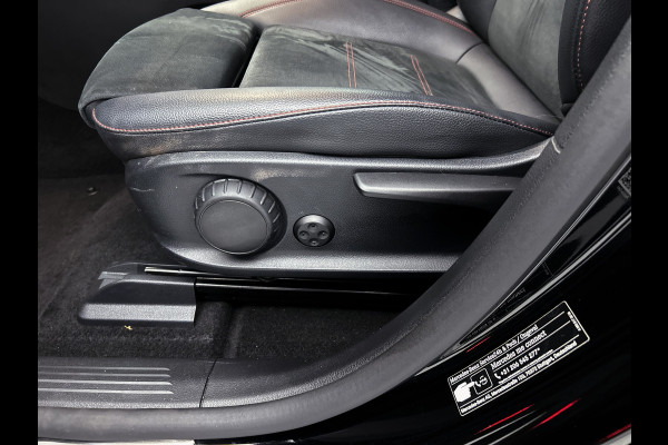 Mercedes-Benz EQA 250 Business Solution AMG 67 kWh | MBUX wide screen | Navigatie | 5 spaaks lichtmetalen velgen | Parking support | Camera | Inclusief 24 maanden MB Certified garantie voor Europa.