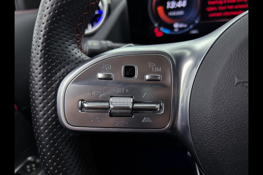 Mercedes-Benz EQA 250 Business Solution AMG 67 kWh | MBUX wide screen | Navigatie | 5 spaaks lichtmetalen velgen | Parking support | Camera | Inclusief 24 maanden MB Certified garantie voor Europa.