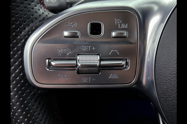 Mercedes-Benz EQA 250 Business Solution AMG 67 kWh | MBUX wide screen | Navigatie | 5 spaaks lichtmetalen velgen | Parking support | Camera | Inclusief 24 maanden MB Certified garantie voor Europa.