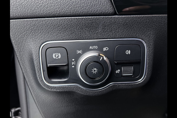 Mercedes-Benz EQA 250 Business Solution AMG 67 kWh | MBUX wide screen | Navigatie | 5 spaaks lichtmetalen velgen | Parking support | Camera | Inclusief 24 maanden MB Certified garantie voor Europa.
