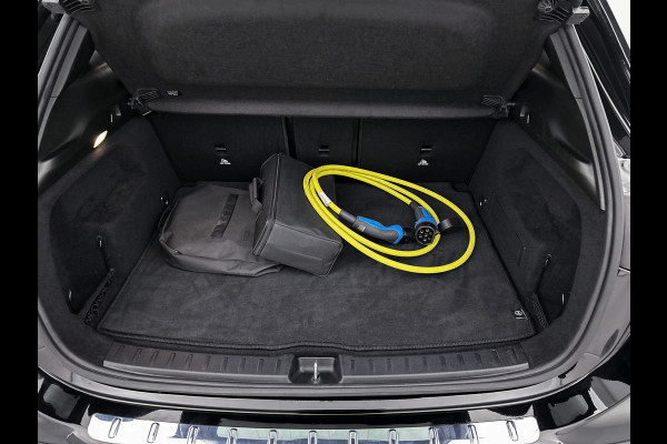 Mercedes-Benz EQA 250 Business Solution AMG 67 kWh | MBUX wide screen | Navigatie | 5 spaaks lichtmetalen velgen | Parking support | Camera | Inclusief 24 maanden MB Certified garantie voor Europa.