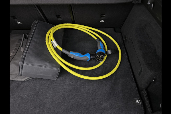 Mercedes-Benz EQA 250 Business Solution AMG 67 kWh | MBUX wide screen | Navigatie | 5 spaaks lichtmetalen velgen | Parking support | Camera | Inclusief 24 maanden MB Certified garantie voor Europa.