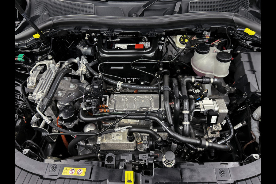 Mercedes-Benz EQA 250 Business Solution AMG 67 kWh | MBUX wide screen | Navigatie | 5 spaaks lichtmetalen velgen | Parking support | Camera | Inclusief 24 maanden MB Certified garantie voor Europa.