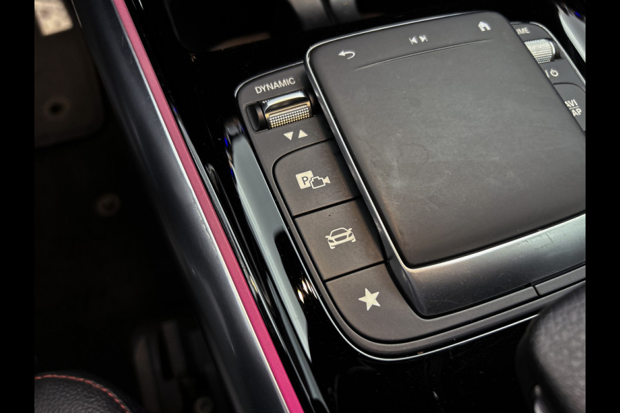 Mercedes-Benz EQA 250 Business Solution AMG 67 kWh | MBUX wide screen | Navigatie | 5 spaaks lichtmetalen velgen | Parking support | Camera | Inclusief 24 maanden MB Certified garantie voor Europa.