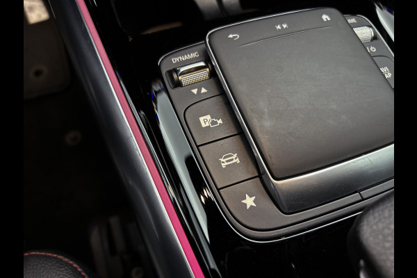 Mercedes-Benz EQA 250 Business Solution AMG 67 kWh | MBUX wide screen | Navigatie | 5 spaaks lichtmetalen velgen | Parking support | Camera | Inclusief 24 maanden MB Certified garantie voor Europa.