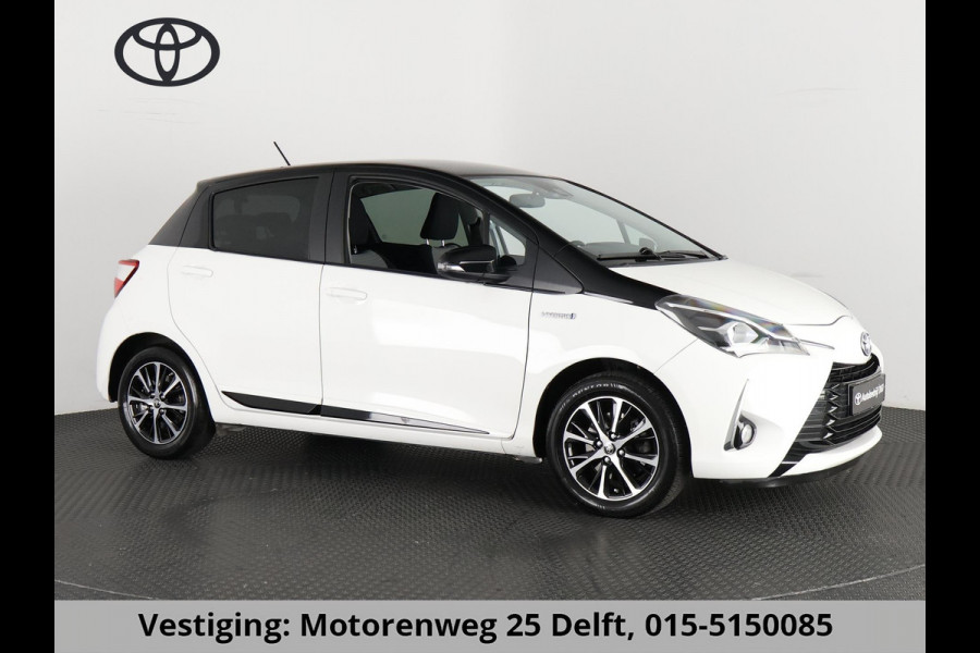 Toyota Yaris 1.5 HYBRID DESIGN SPORT BI-TONE AUTOMAAT CLOUD NAVIGATIE. BIJNA 2020.CAMERA. GARANTIE TOT 2030