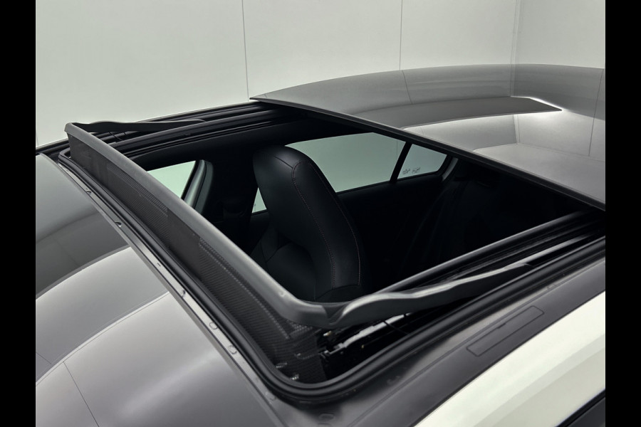 Mercedes-Benz A-Klasse 180 Premium Plus Panoramadak | elct. bedienbare voor stoelen met memory | Navigatie | Parking support met camera achter | Inclusief 24 maanden MB Certified garantie voor Europa