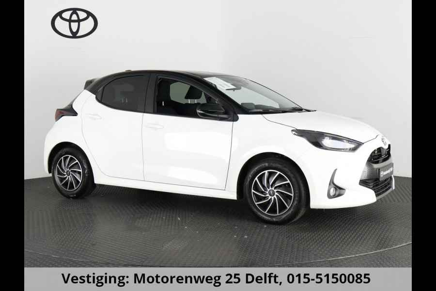 Toyota Yaris 1.5 HYBRIDE BLACK & WHITE GARANTIE 3-2034 AUTOMAAT. CLOUD NAVI. SLECHTS 17.000 KM.
