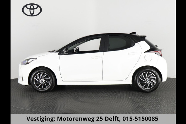 Toyota Yaris 1.5 HYBRIDE BLACK & WHITE GARANTIE 3-2034 AUTOMAAT. CLOUD NAVI. SLECHTS 17.000 KM.