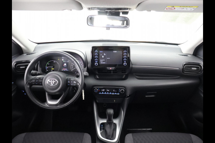 Toyota Yaris 1.5 HYBRIDE BLACK & WHITE GARANTIE 3-2034 AUTOMAAT. CLOUD NAVI. SLECHTS 17.000 KM.