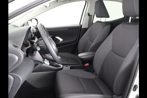 Toyota Yaris 1.5 HYBRIDE BLACK & WHITE GARANTIE 3-2034 AUTOMAAT. CLOUD NAVI. SLECHTS 17.000 KM.