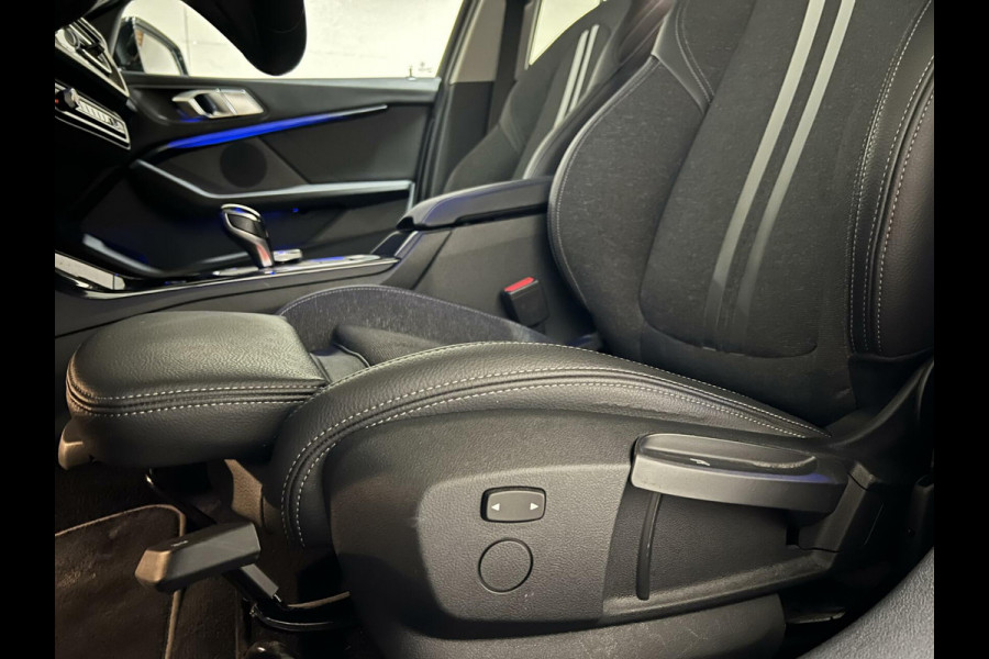 BMW 1-serie 118i Sport Navi Cruise CarPlay Sfeerver Trek NAP