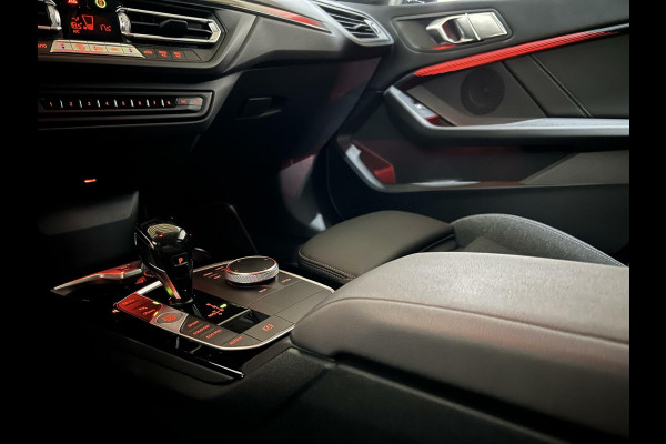BMW 1-serie 118i Sport Navi Cruise CarPlay Sfeerver Trek NAP