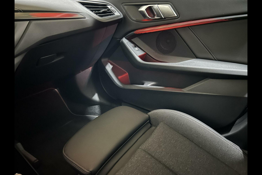BMW 1-serie 118i Sport Navi Cruise CarPlay Sfeerver Trek NAP