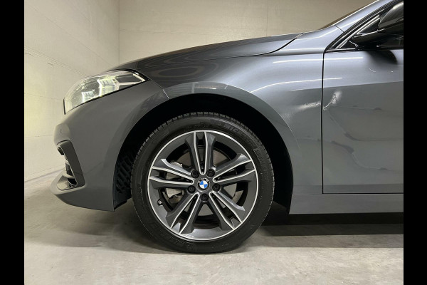 BMW 1-serie 118i Sport Navi Cruise CarPlay Sfeerver Trek NAP