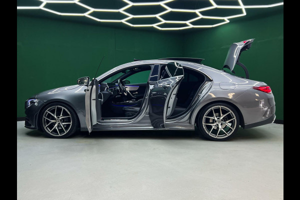 Mercedes-Benz CLA-Klasse 180 AMG | Camera | Pano | Sfeer | Nap