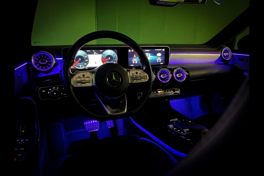 Mercedes-Benz CLA-Klasse 180 AMG | Camera | Pano | Sfeer | Nap
