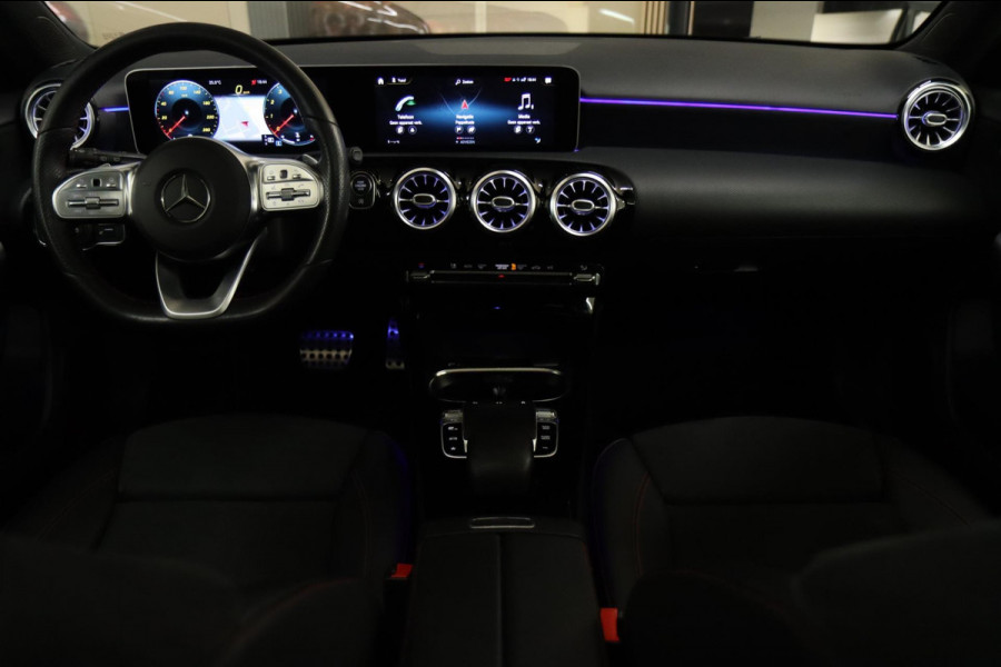 Mercedes-Benz A-Klasse 180 AMG PANODAK/CAMERA/STOELV/CARPLAY/VOL