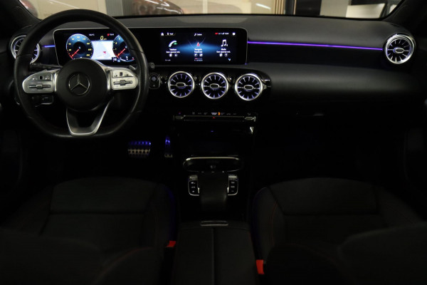 Mercedes-Benz A-Klasse 180 AMG PANODAK/CAMERA/STOELV/CARPLAY/VOL