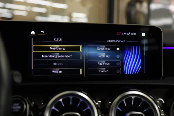 Mercedes-Benz A-Klasse 180 AMG PANODAK/CAMERA/STOELV/CARPLAY/VOL