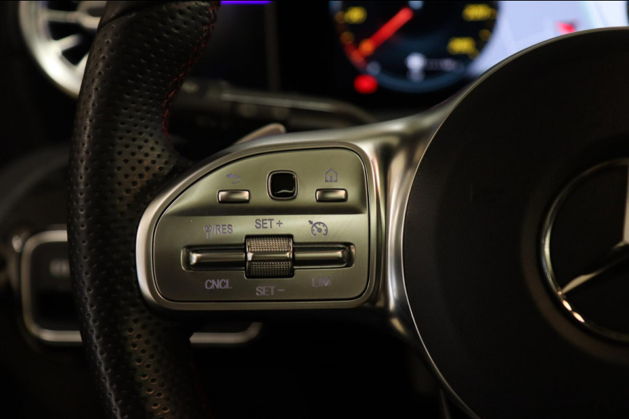 Mercedes-Benz A-Klasse 180 AMG PANODAK/CAMERA/STOELV/CARPLAY/VOL