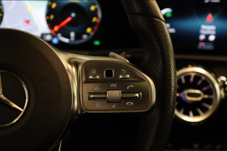 Mercedes-Benz A-Klasse 180 AMG PANODAK/CAMERA/STOELV/CARPLAY/VOL