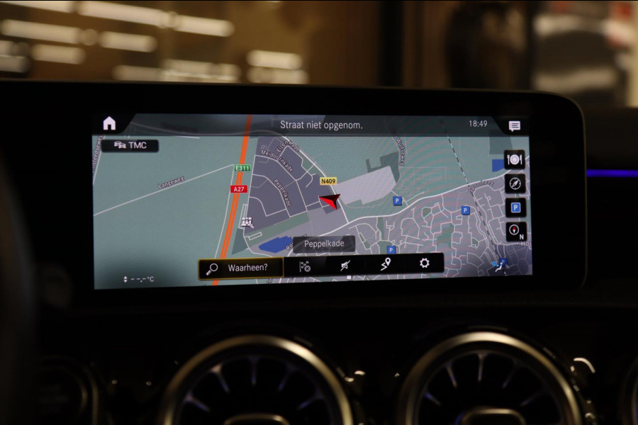 Mercedes-Benz A-Klasse 180 AMG PANODAK/CAMERA/STOELV/CARPLAY/VOL